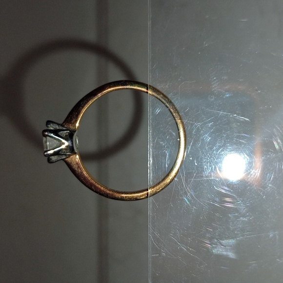 Gold tone ring - Picture 4 of 5